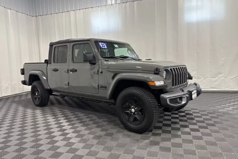 2022 Jeep Gladiator Sport S photo 1