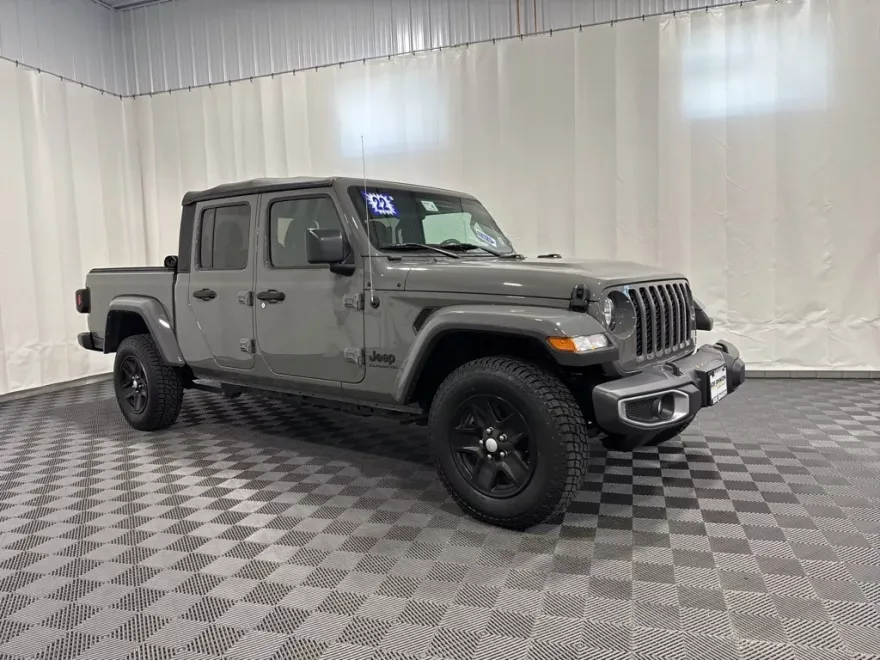 2022 Jeep Gladiator Sport S photo 1
