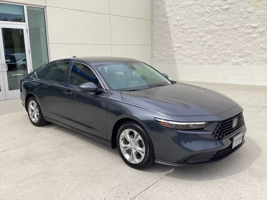 2023 Honda Accord 1.5T LX photo 1