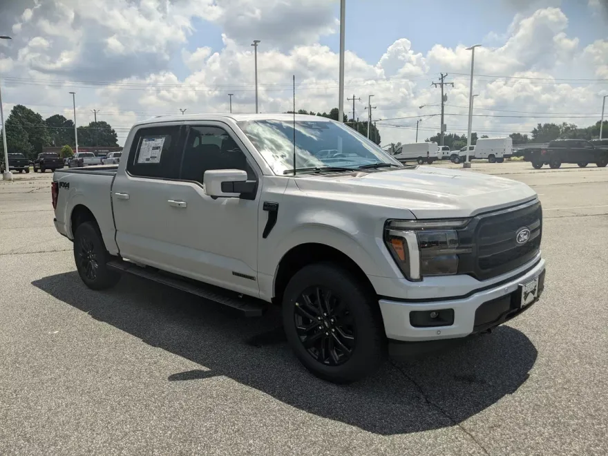 2025 Ford F-150 Lariat photo 1