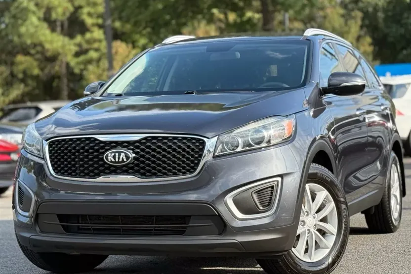 2017 Kia Sorento LX photo 1