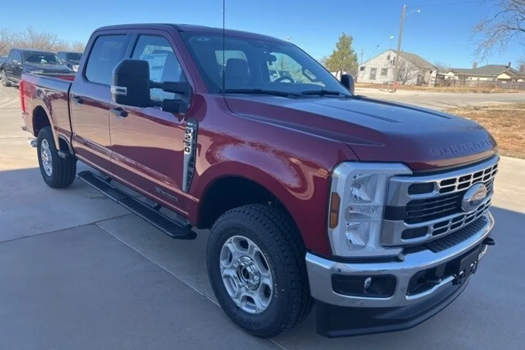2025 Ford F-250 XLT photo 1