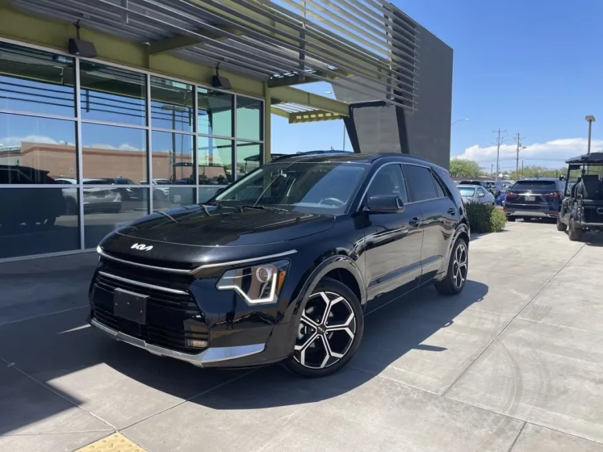 2023 Kia Niro EX Touring photo 1