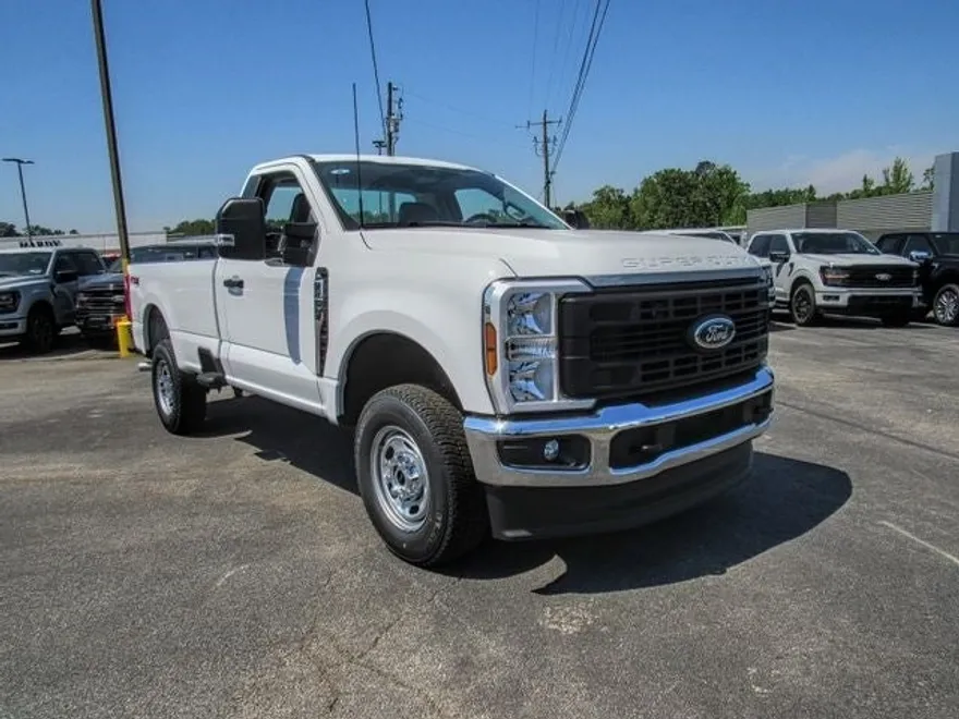 2025 Ford F-250 XLT photo 1