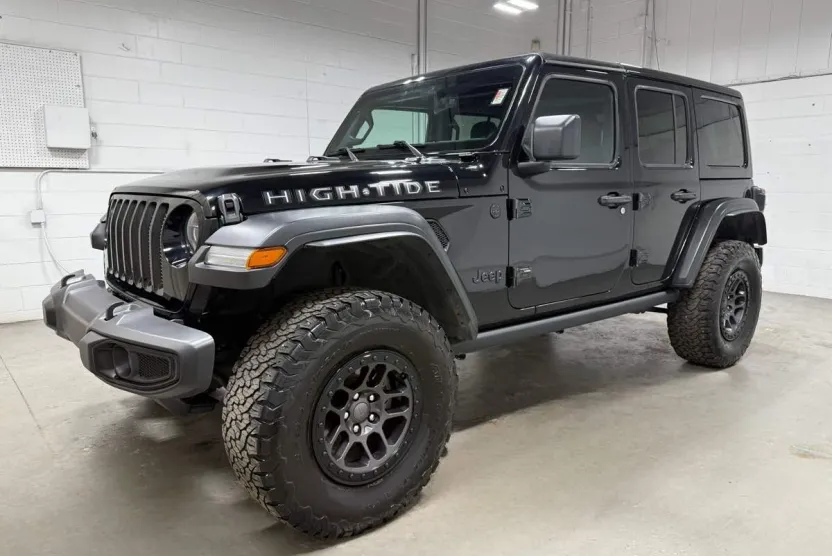 2022 Jeep Wrangler Unlimited High Tide Xtreme Recon photo 1
