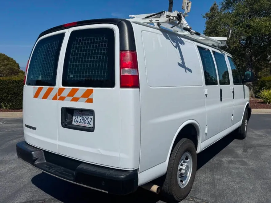2017 Chevrolet Express 2500 Cargo Van photo 1