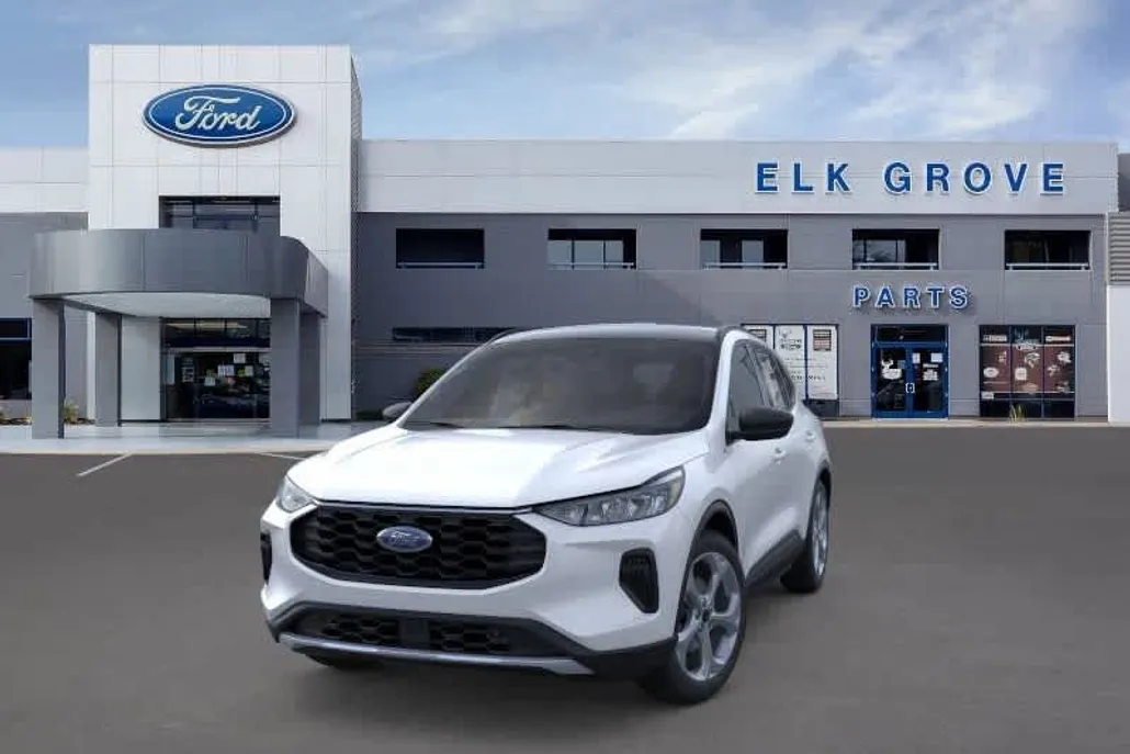 2025 Ford Escape ST-Line photo 1