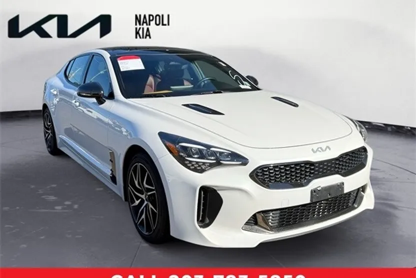 2022 Kia Stinger GT-Line photo 1
