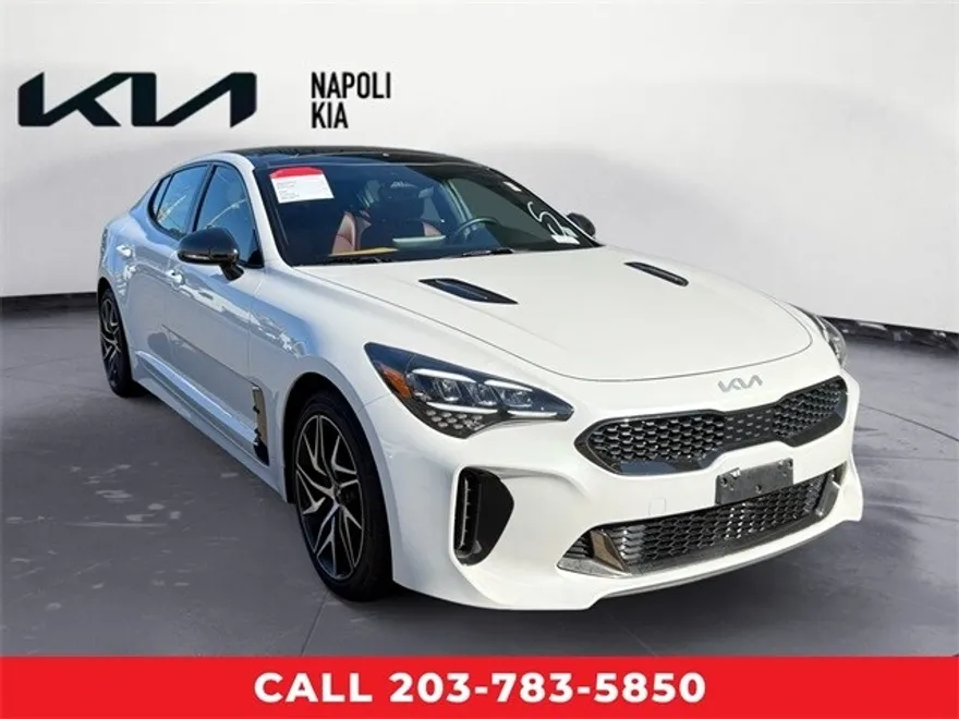2022 Kia Stinger GT-Line photo 1