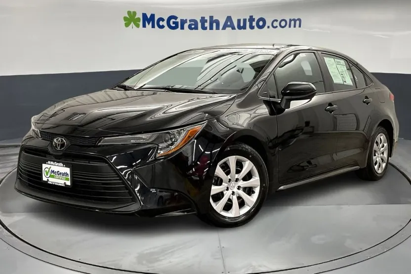 2024 Toyota Corolla LE photo 1