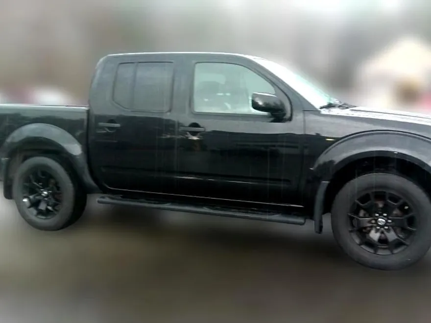 2018 Nissan Frontier SV Crew Cab photo 1