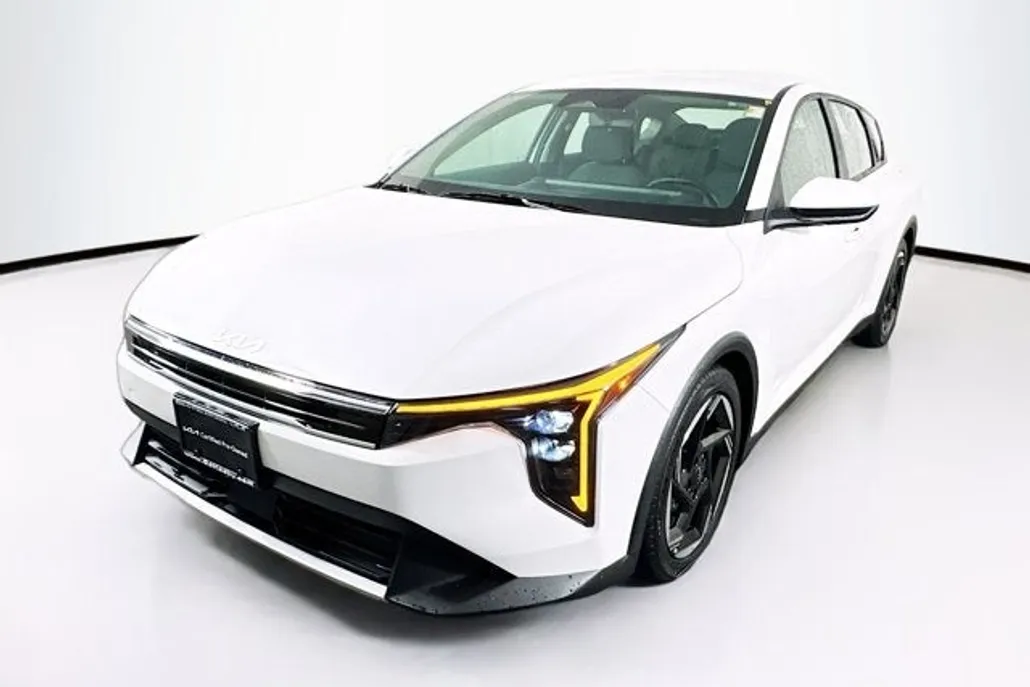 2025 Kia K4 EX photo 1