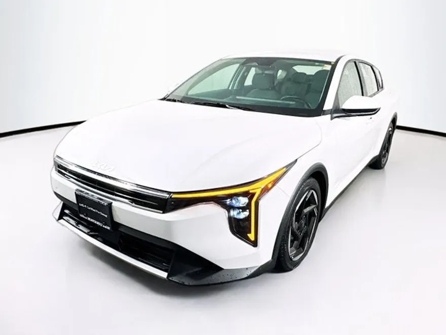 2025 Kia K4 EX photo 1