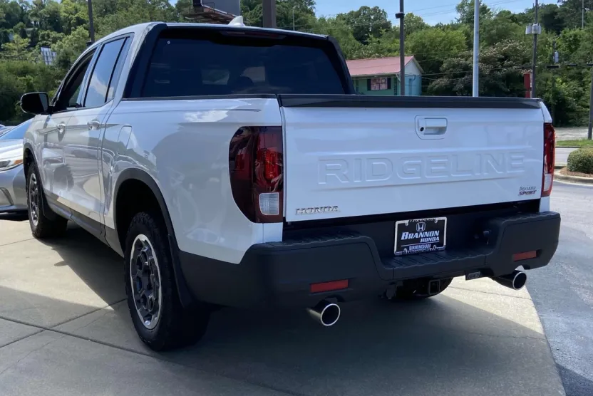 2024 Honda Ridgeline photo 1
