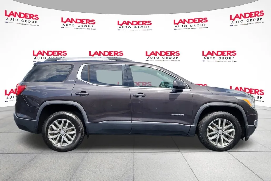 2017 Gmc Acadia SLE photo 1