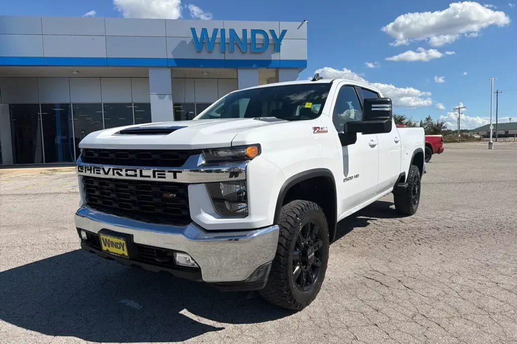 2023 Chevrolet Silverado 2500HD LT photo 1
