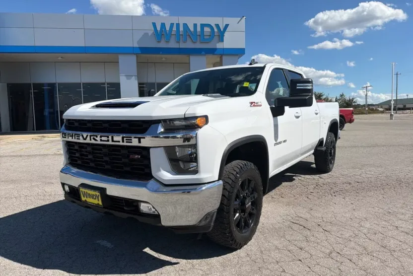 2023 Chevrolet Silverado 2500HD LT photo 1