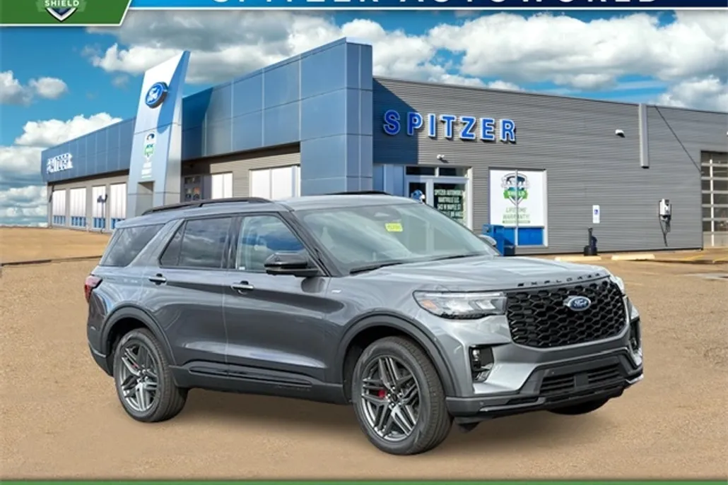 2025 Ford Explorer ST-Line photo 1