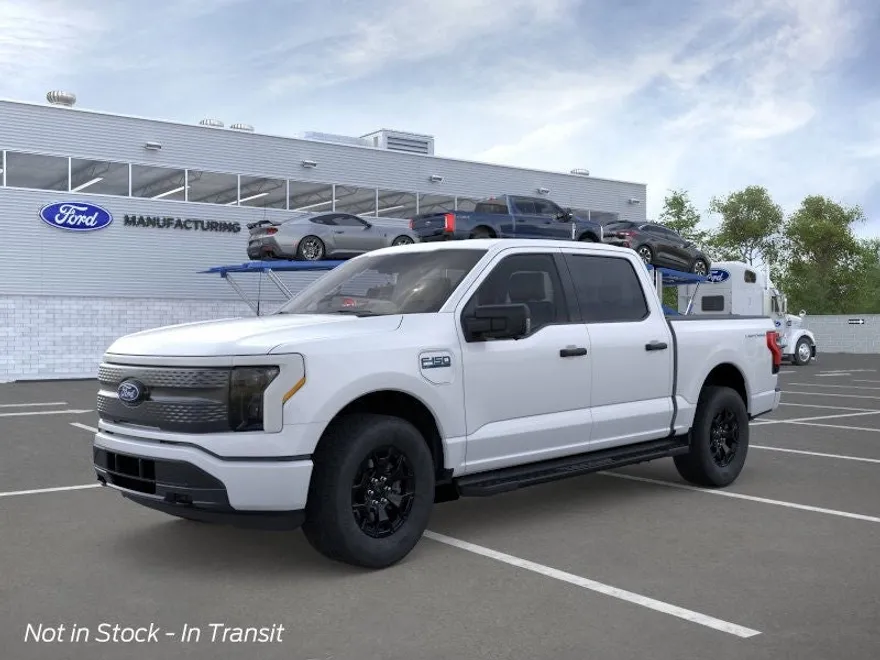 2025 Ford F-150 Lightning XLT photo 1