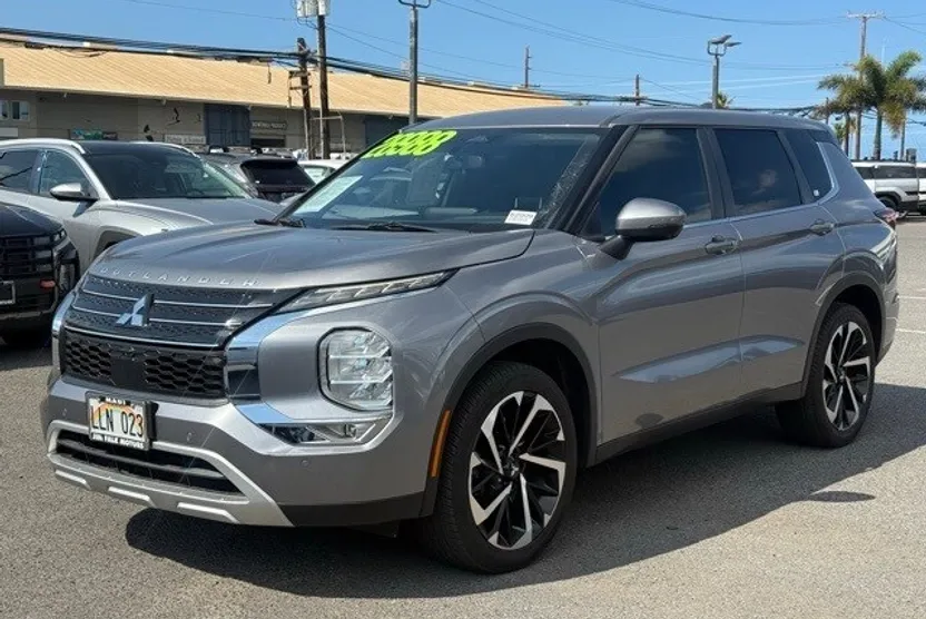 2022 Mitsubishi Outlander SE photo 1