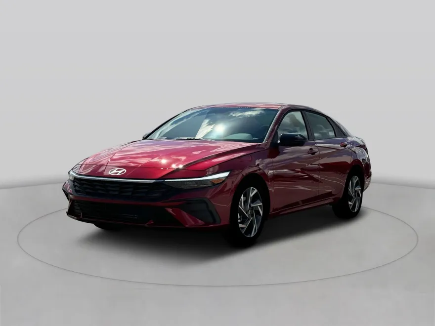 2025 Hyundai Elantra SEL Sport photo 1