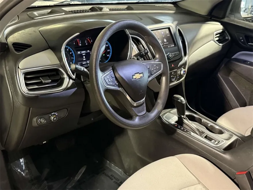 2020 Chevrolet Equinox LS photo 1