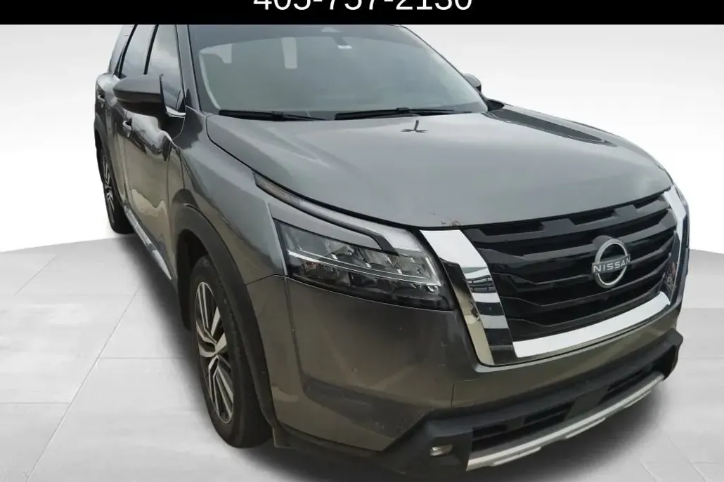 2022 Nissan Pathfinder Platinum photo 1