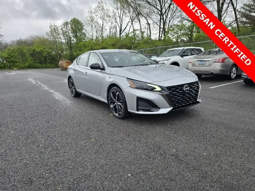 2024 Nissan Altima 2.5 SR photo 1