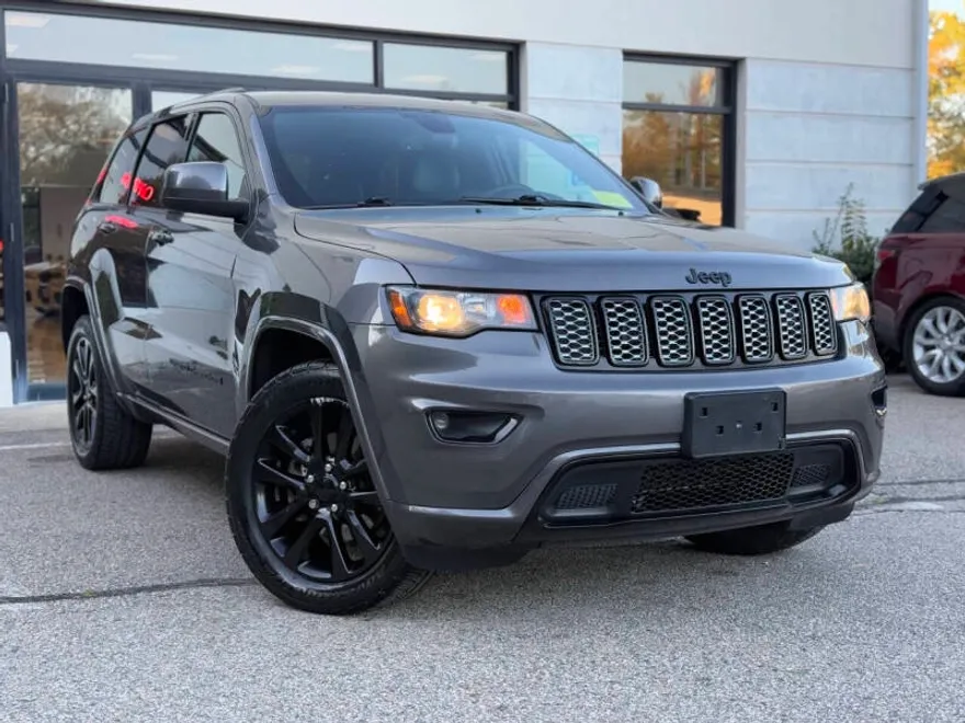 2020 Jeep Grand Cherokee Altitude photo 1