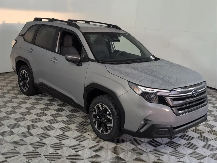 2025 Subaru Forester Premium photo 1