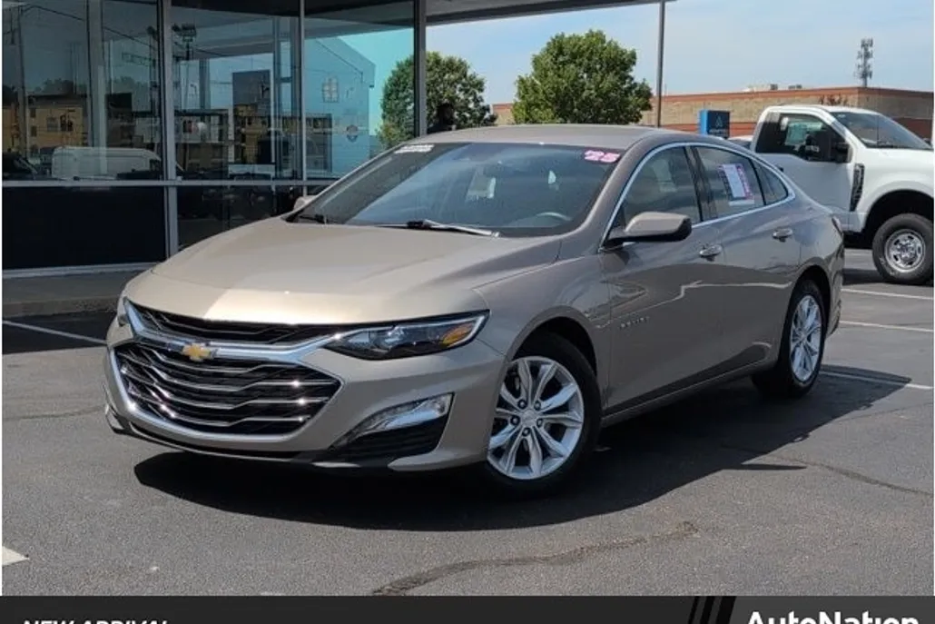 2025 Chevrolet Malibu 1LT photo 1