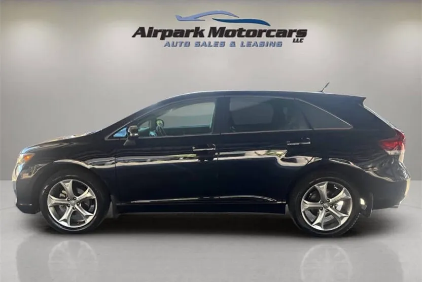 2015 Toyota Venza XLE photo 1
