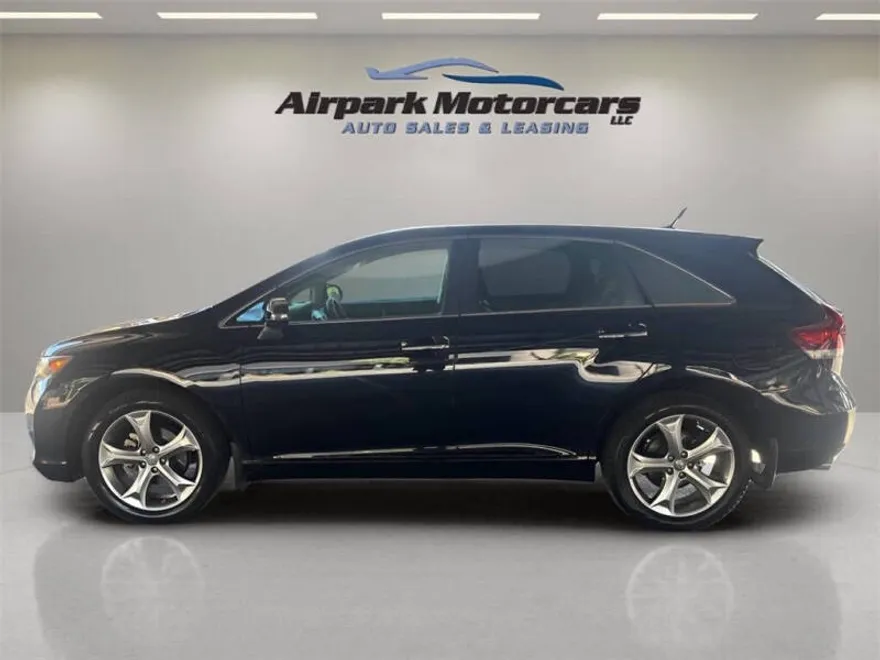 2015 Toyota Venza XLE photo 1