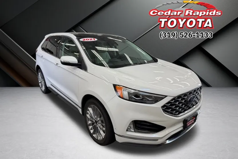 2021 Ford Edge Titanium photo 1