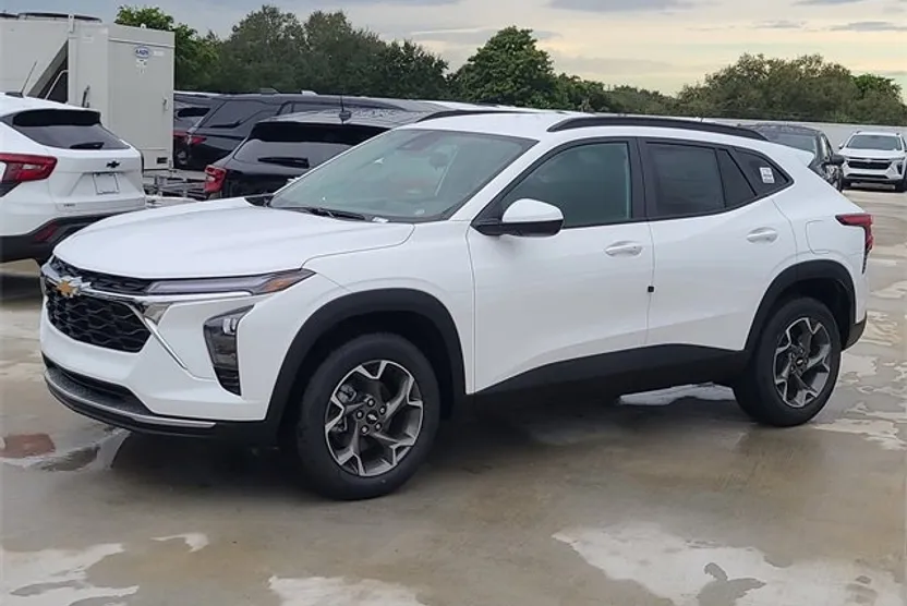 2026 Chevrolet Trax LT photo 1