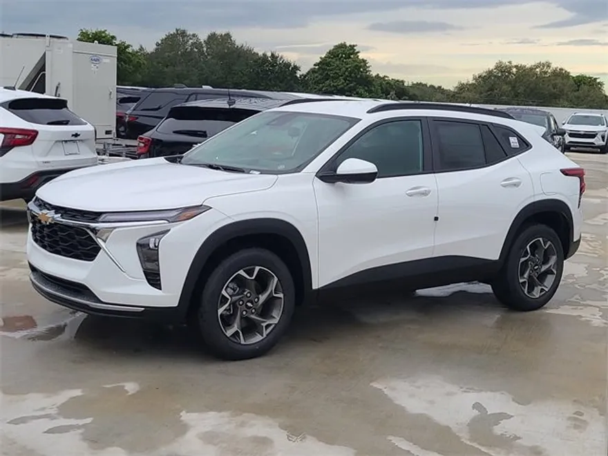 2026 Chevrolet Trax LT photo 1
