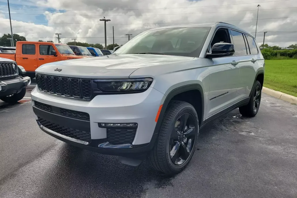 2025 Jeep Grand Cherokee Limited photo 1