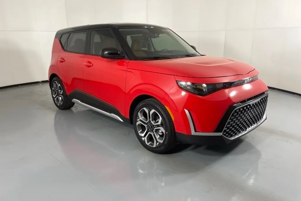 2025 Kia Soul EX photo 1
