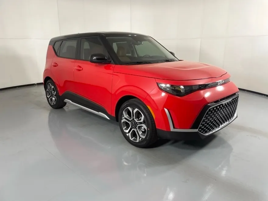 2025 Kia Soul EX photo 1
