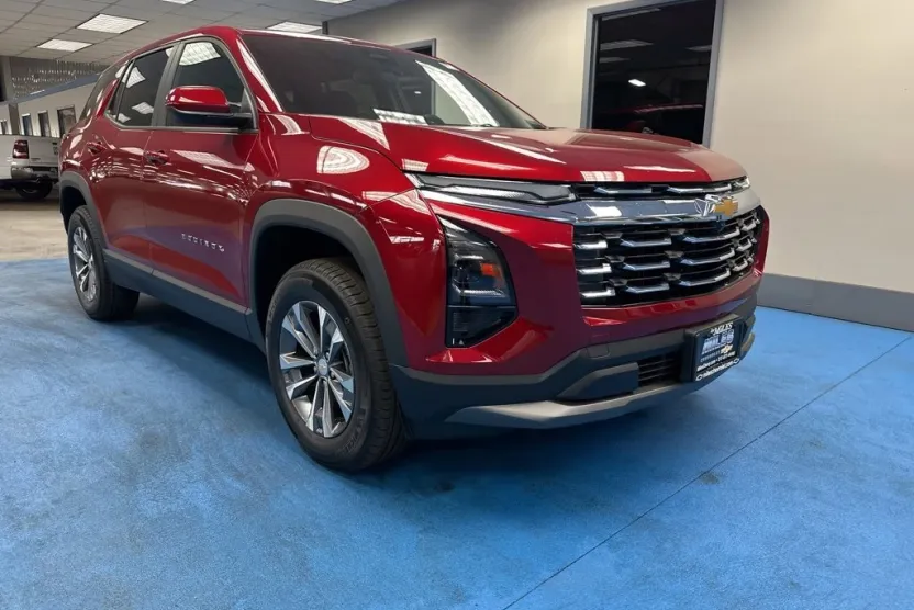 2026 Chevrolet Equinox LT photo 1