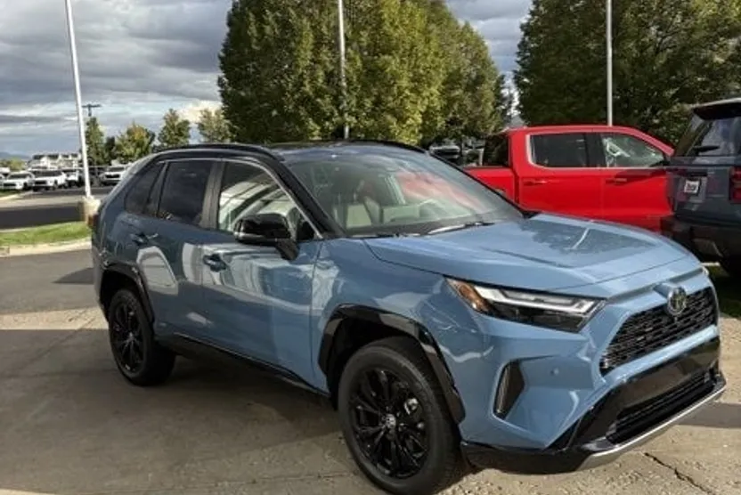 2025 Toyota RAV4 Hybrid XSE photo 1