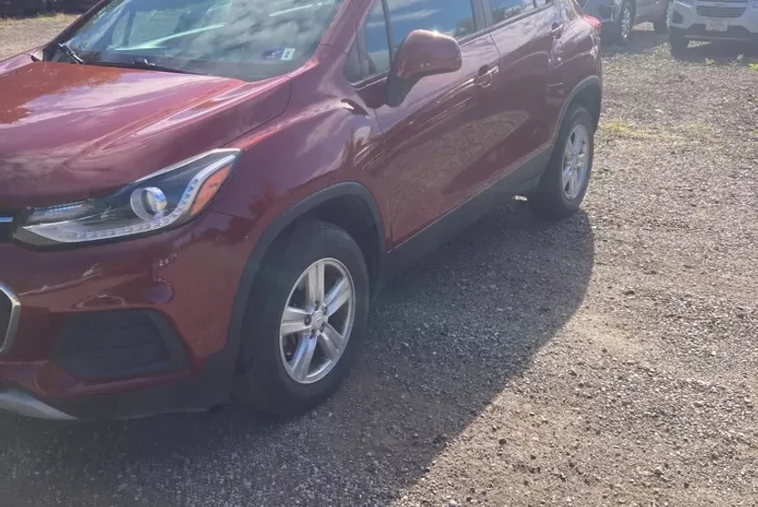 2021 Chevrolet Trax LT photo 1