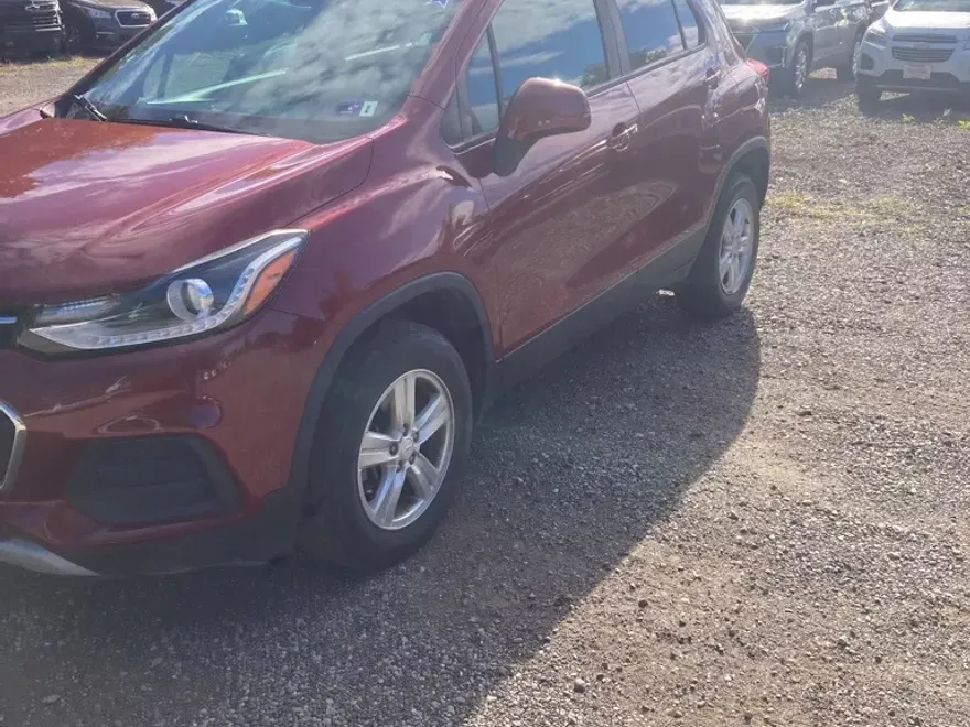 2021 Chevrolet Trax LT photo 1