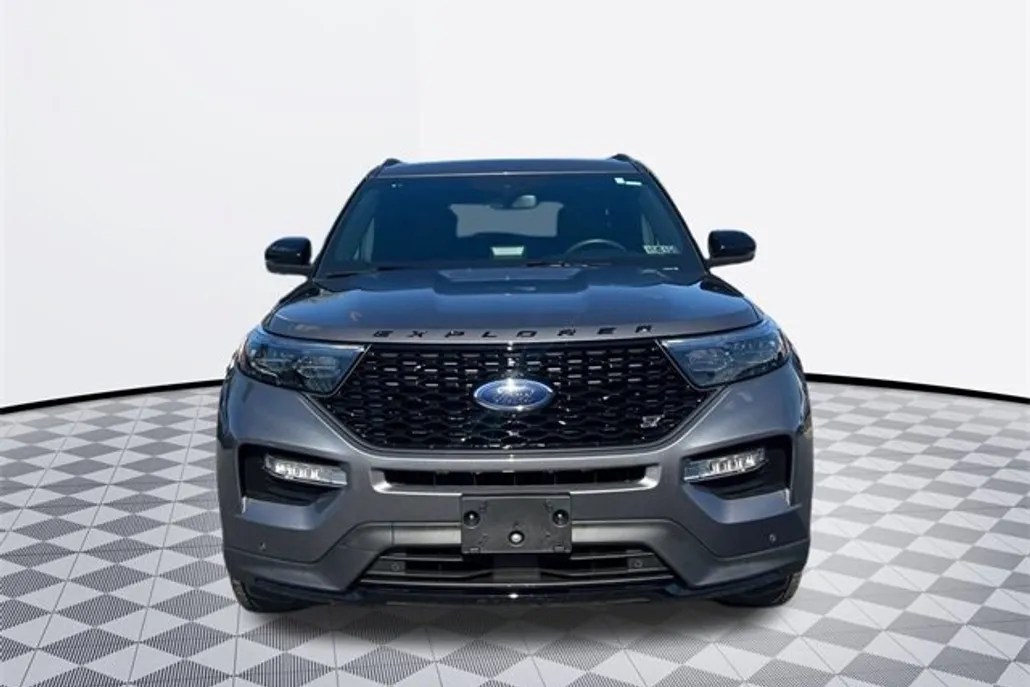2023 Ford Explorer ST photo 1