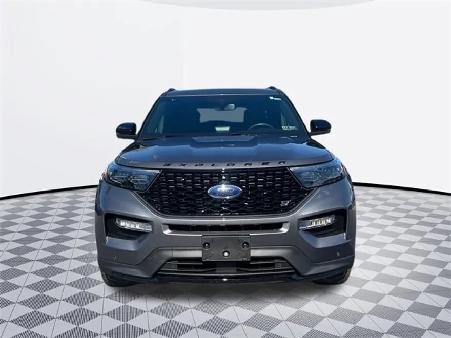 2023 Ford Explorer ST photo 1