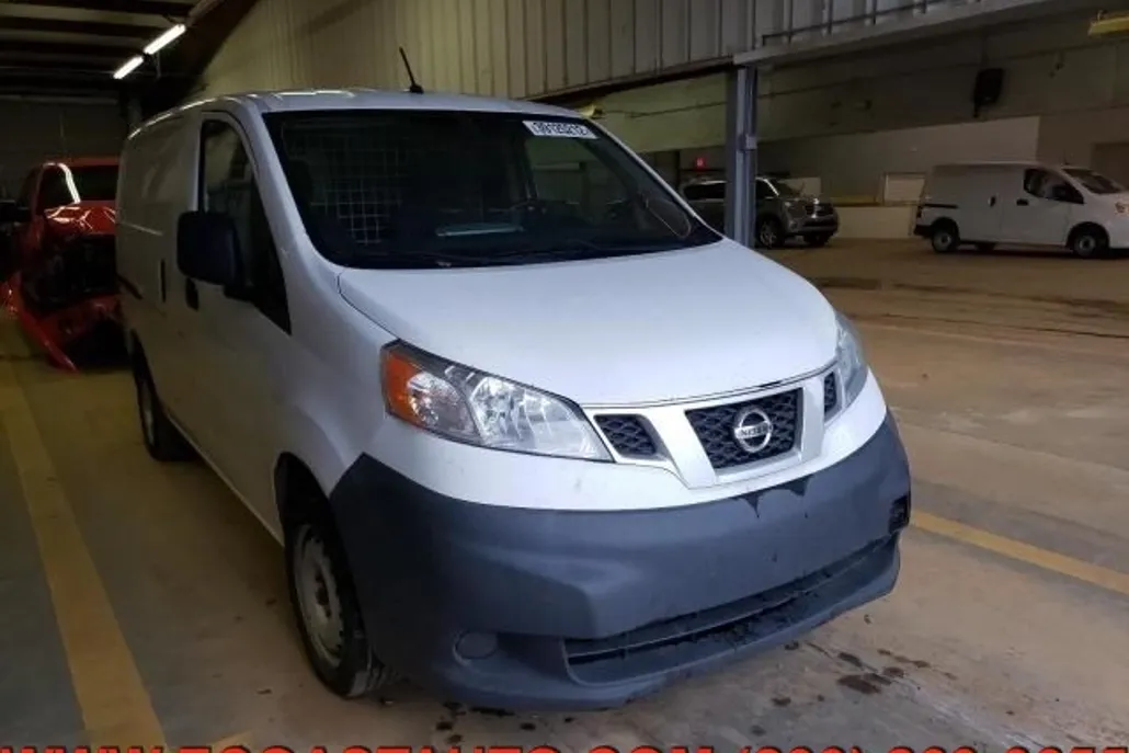 2015 Nissan NV200 S photo 1