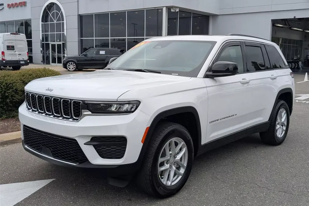 2025 Jeep Grand Cherokee Laredo X photo 1