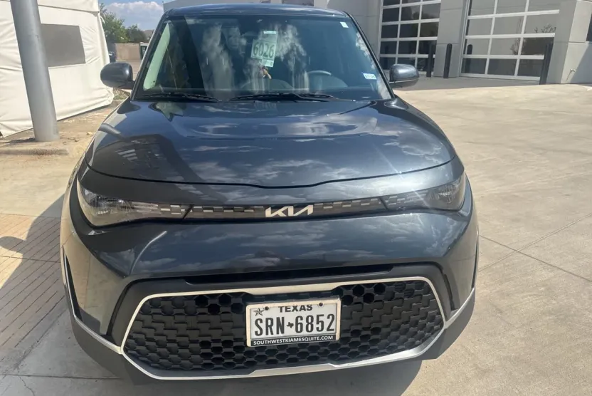 2023 Kia Soul LX photo 1