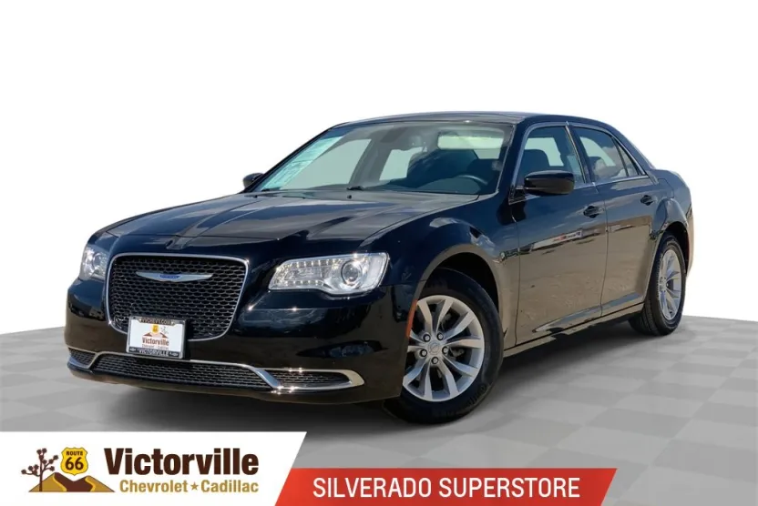 2018 Chrysler 300 Touring photo 1