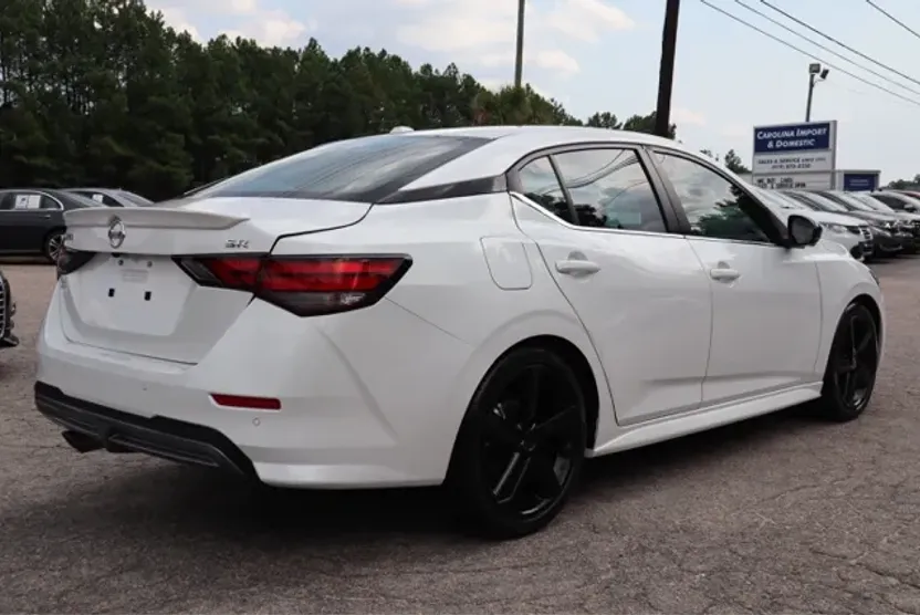 2022 Nissan Sentra SR photo 1